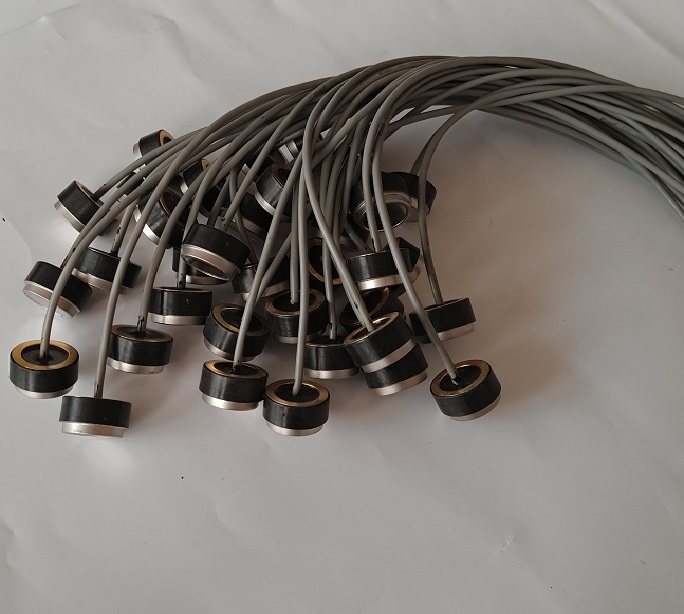 �����Q����